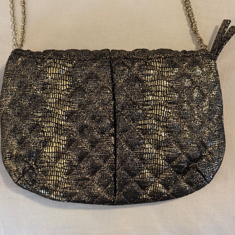 Like New! GAP Metallic Quilted Crossbody Bag - Picture 5 of 10
